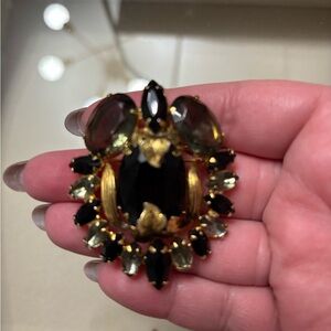 Vintage Elegant Black and Gold Brooch/Pendant